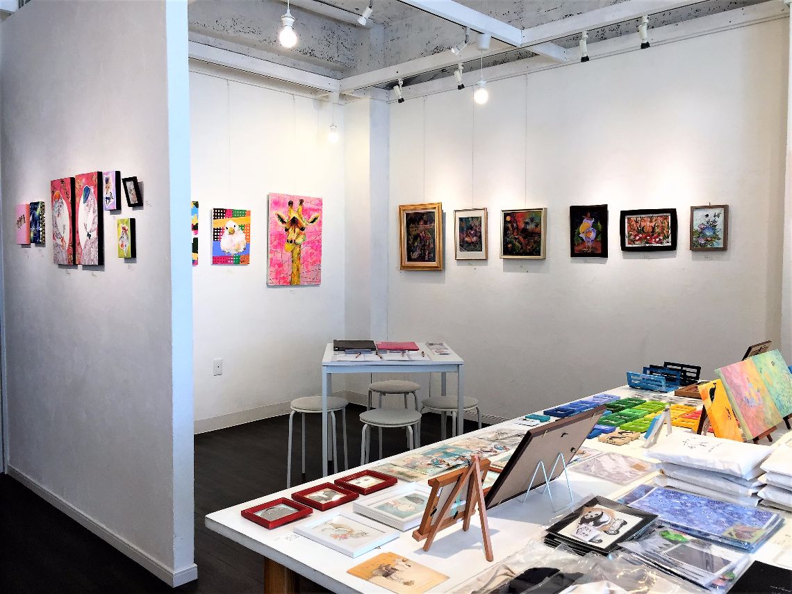  18作家が原画など100点以上を展示販売